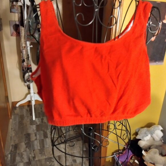 RED WOMANS SPORTS BRA - Picture 2 of 2